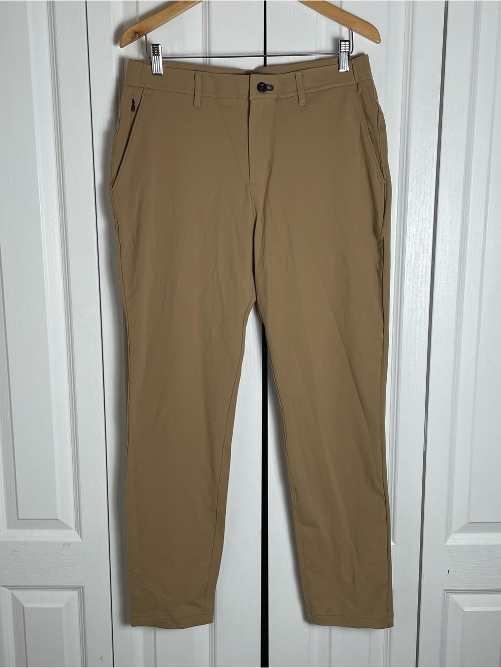 NWOT Public Rec Pants Men’s 33x32 Tan Brown All Day Every Day Stretch 5 Pocket